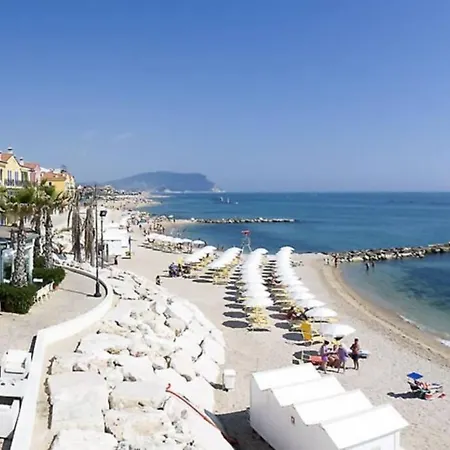 Apartamento Mansardato A Porto Recanati A 500 Metri Dal Mare *